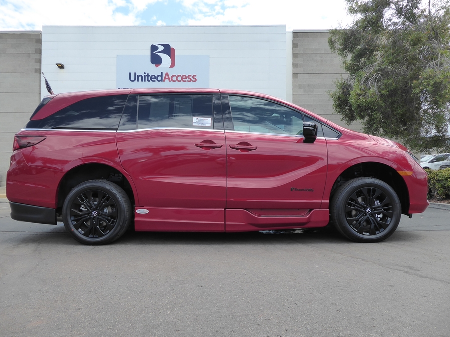 New 2026 Honda Odyssey Sport - BraunAbility Side Entry In Floor Automatic Ramp