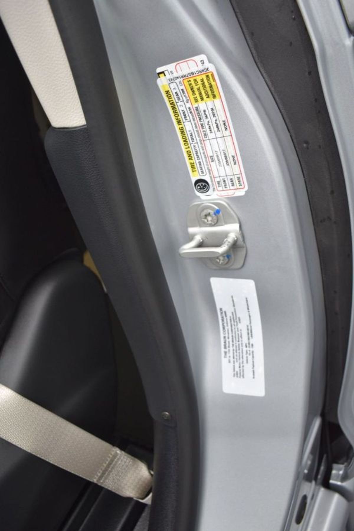 Silver Chrysler Pacifica image number 8