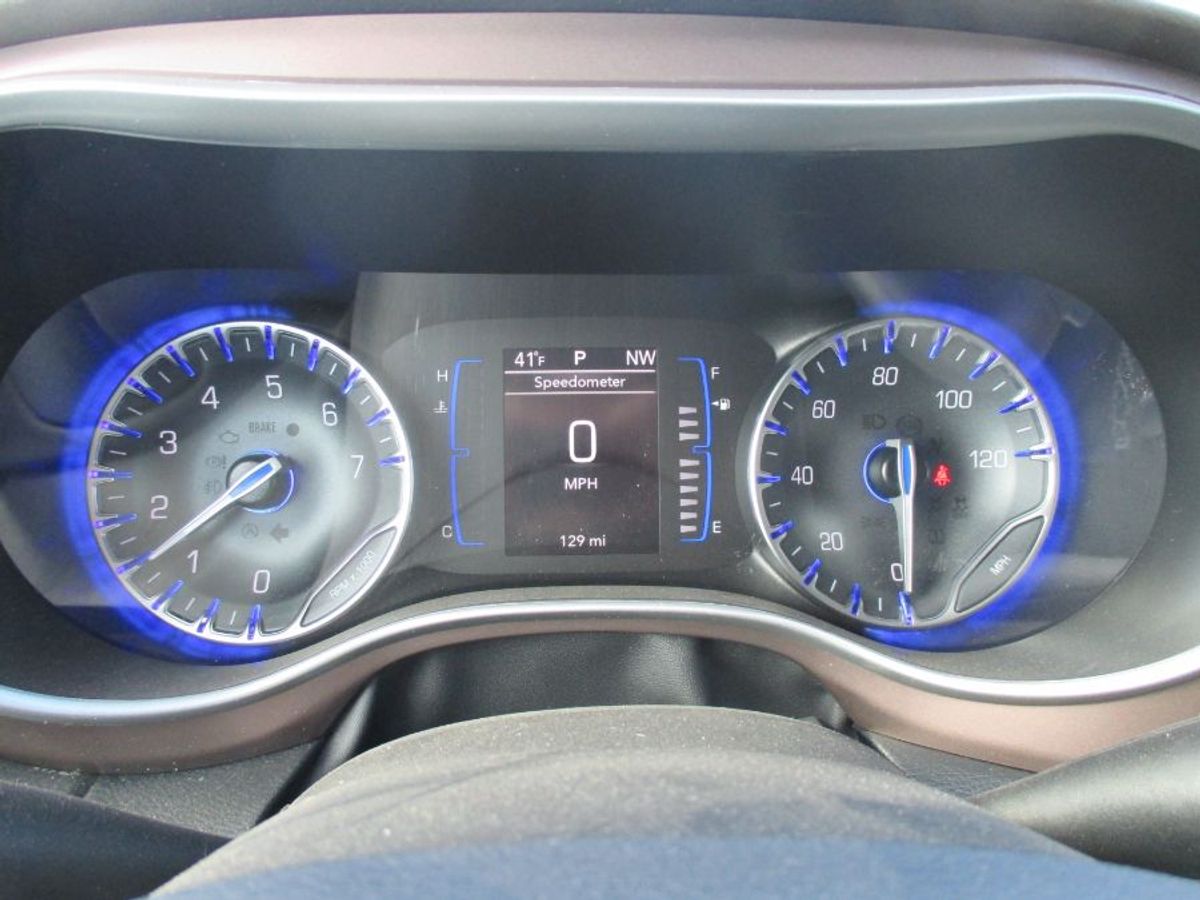 2024 CHRYSLER VOYAGER - Image 16