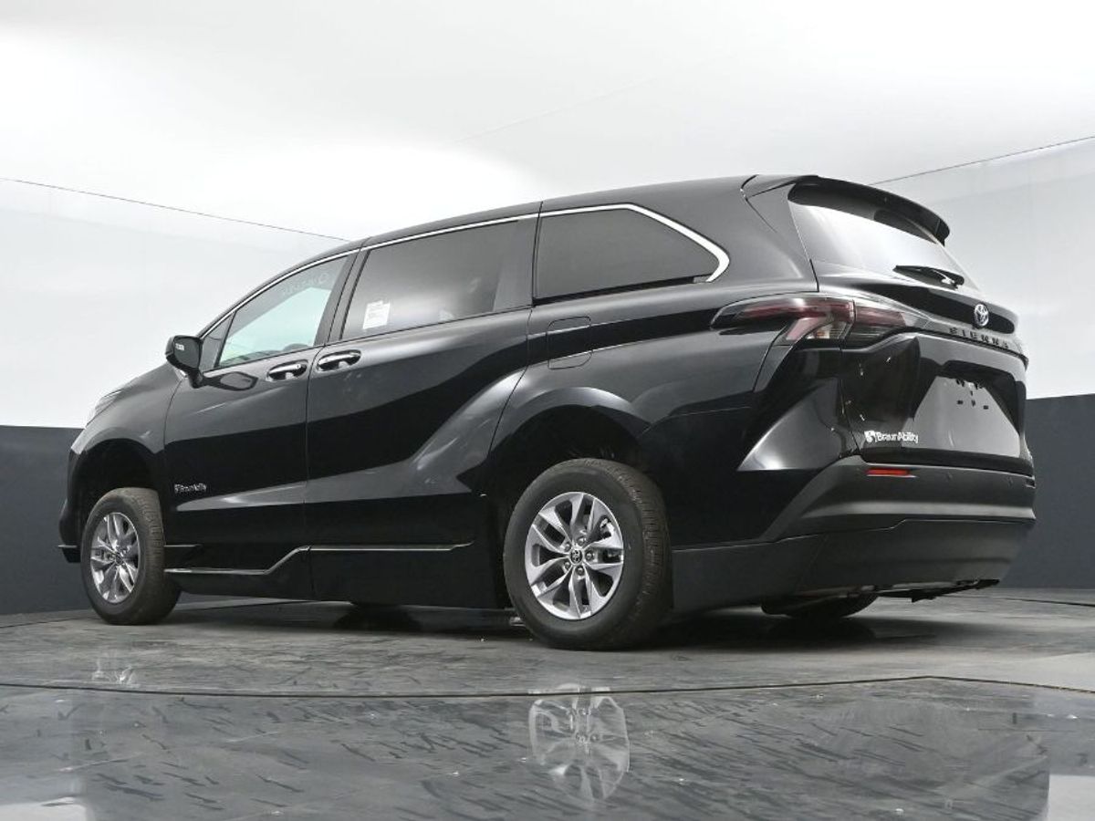 2024 TOYOTA SIENNA - Image 13