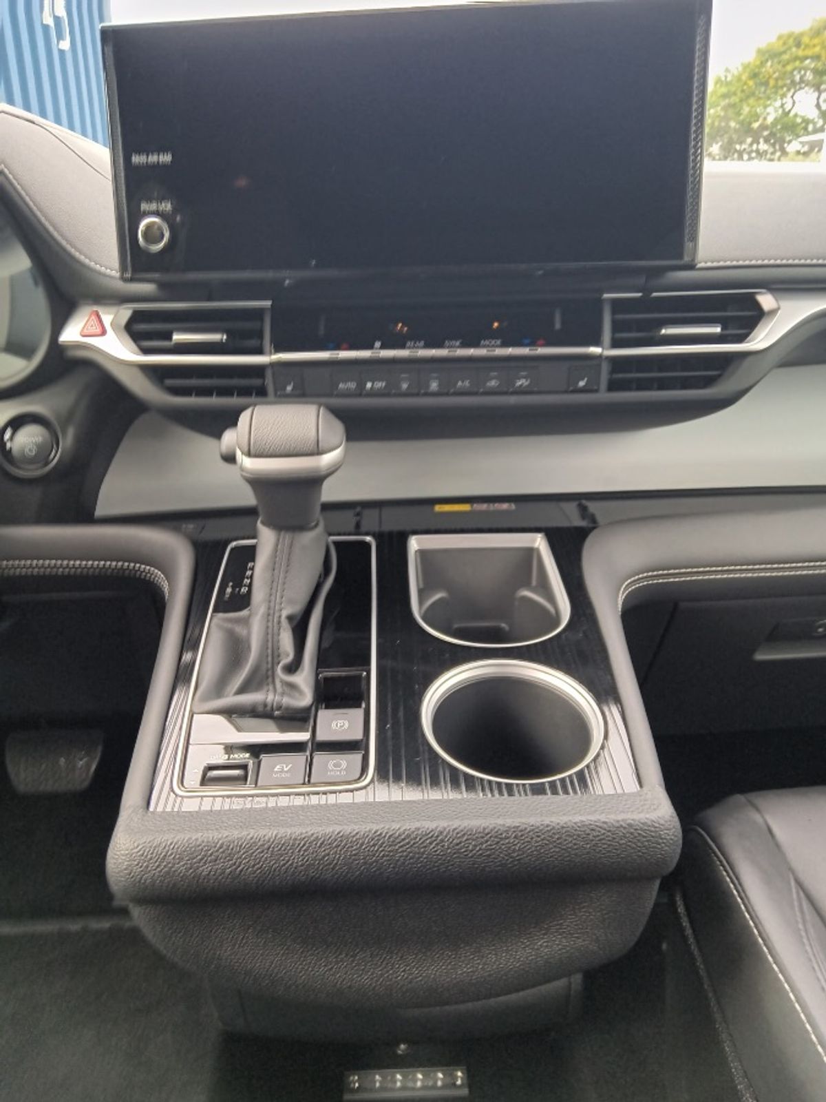 Grey Toyota Sienna image number 2
