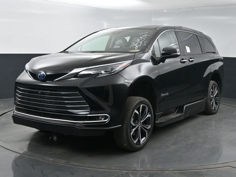 New 2025 Toyota Sienna Hybrid Platinum - BraunAbility Side Entry Entry In Floor Automatic Ramp