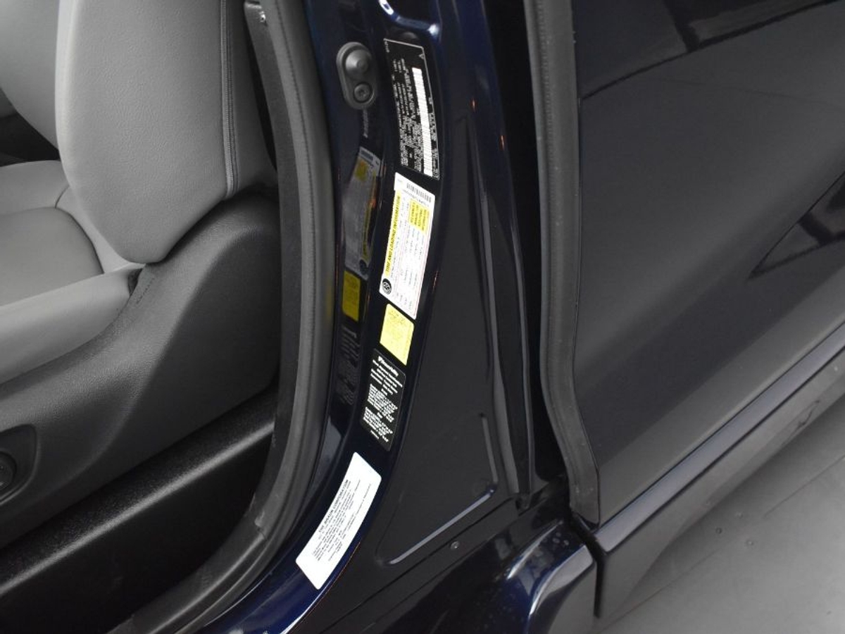 2025 TOYOTA SIENNA - Image 17