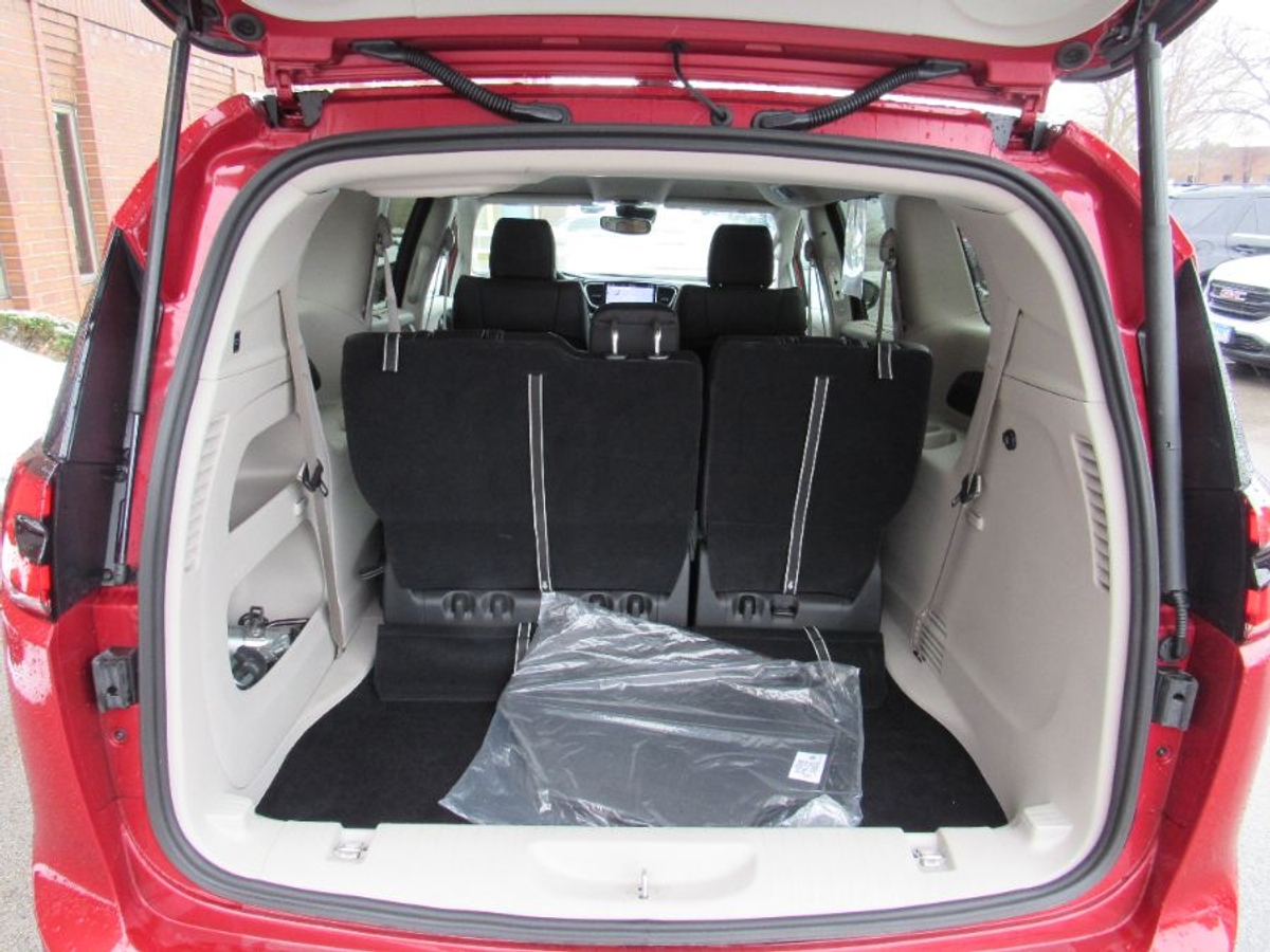 2024 CHRYSLER PACIFICA - Image 13