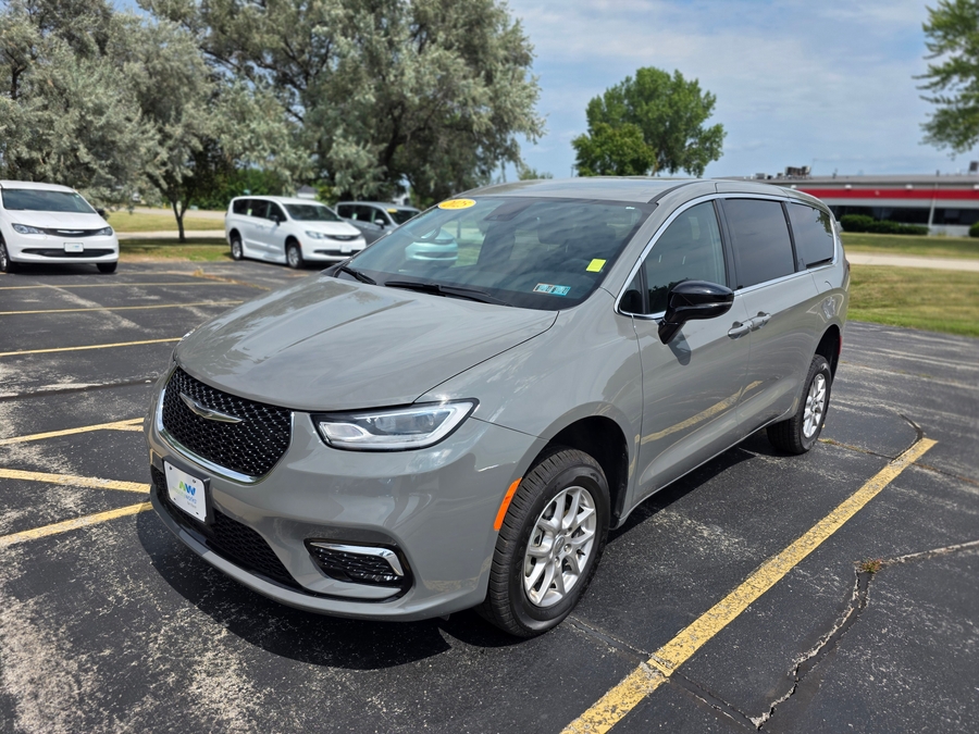 Grey Chrysler Pacifica image number 2