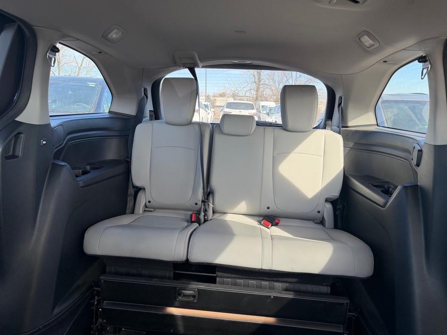 Used 2022 Honda Odyssey EX-L - BraunAbility Side Entry Entry In Floor Automatic Ramp