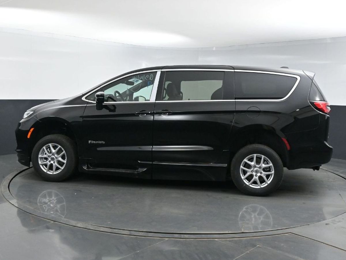 2025 CHRYSLER PACIFICA - Image 21