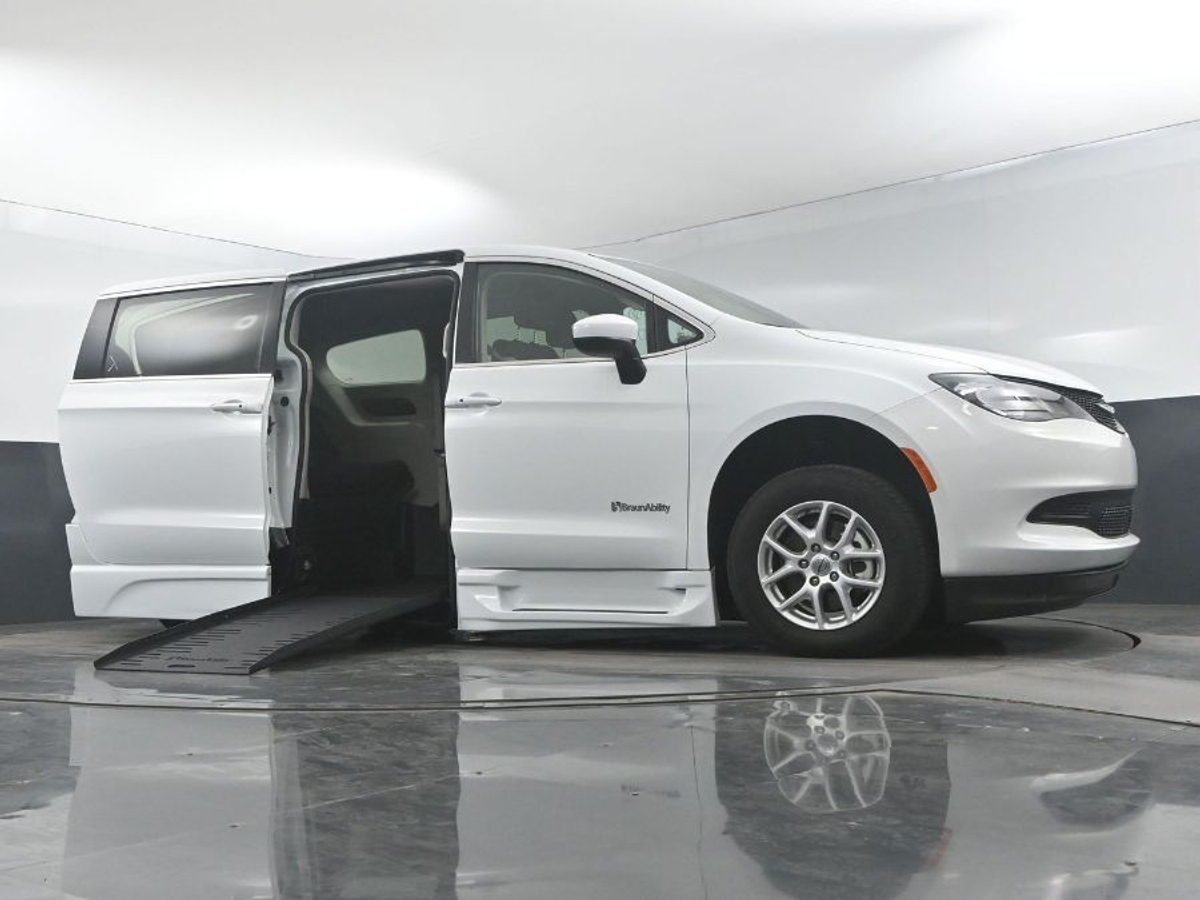 2023 CHRYSLER VOYAGER - Image 18