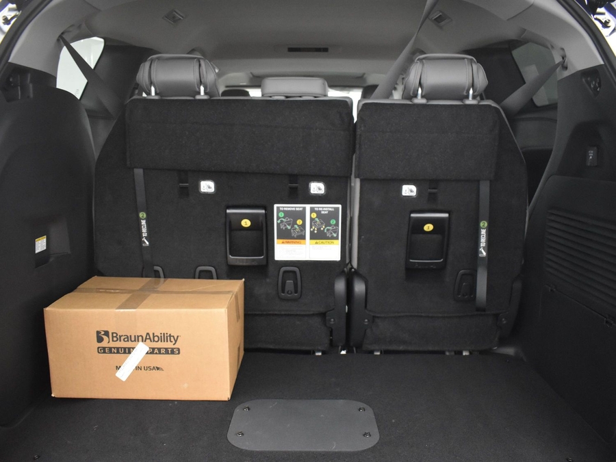 New 2025 Toyota Sienna Hybrid XLE Plus - BraunAbility Side Entry Entry In Floor Automatic Ramp