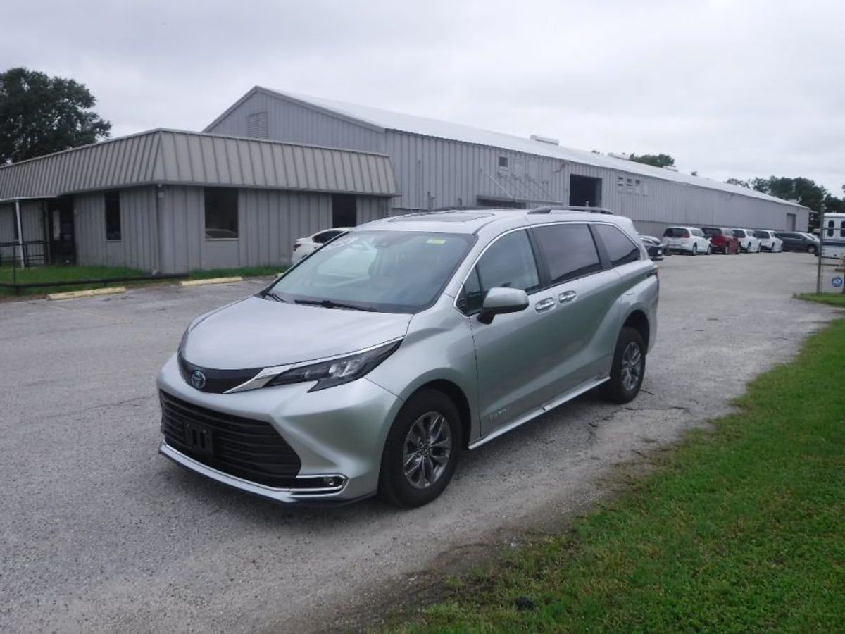 2024 TOYOTA SIENNA - Image 4