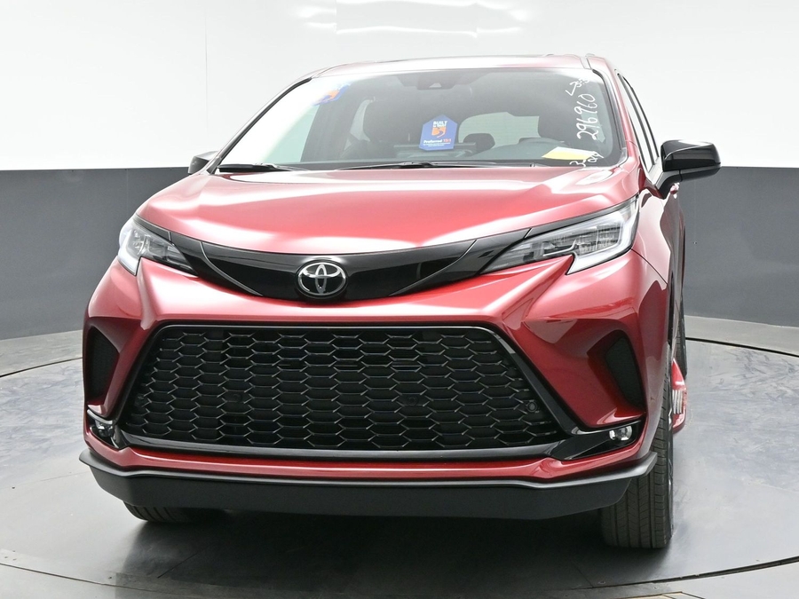 New 2026 Toyota Sienna Hybrid XSE Sport - BraunAbility Side Entry In Floor Automatic Ramp