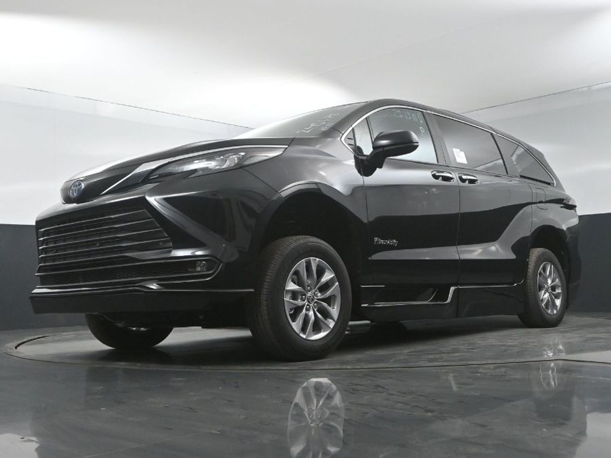 2025 TOYOTA SIENNA - Image 15