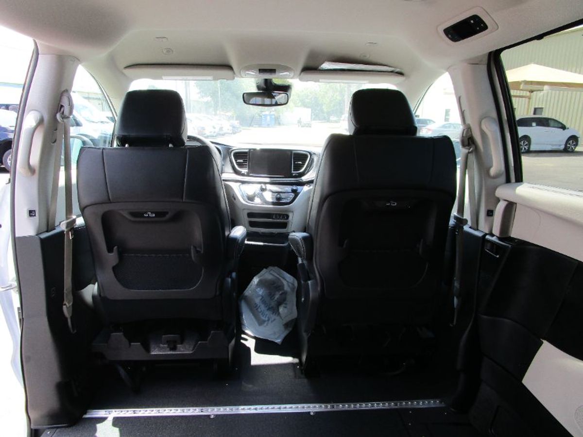 2023 CHRYSLER PACIFICA - Image 16