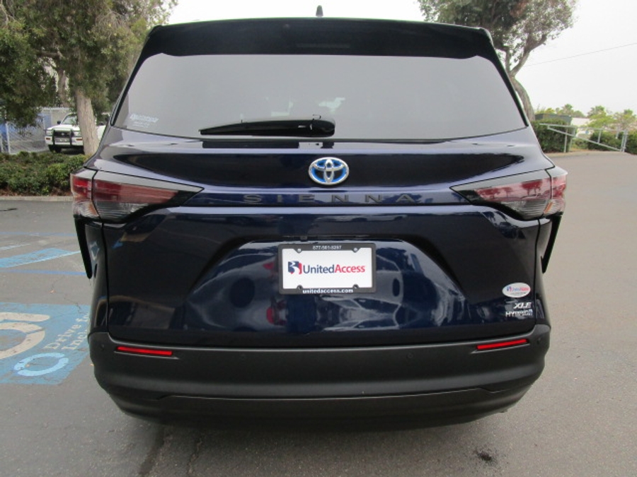 Used 2023 Toyota Sienna Hybrid XLE - BraunAbility Side Entry Entry Fold Out Automatic Ramp