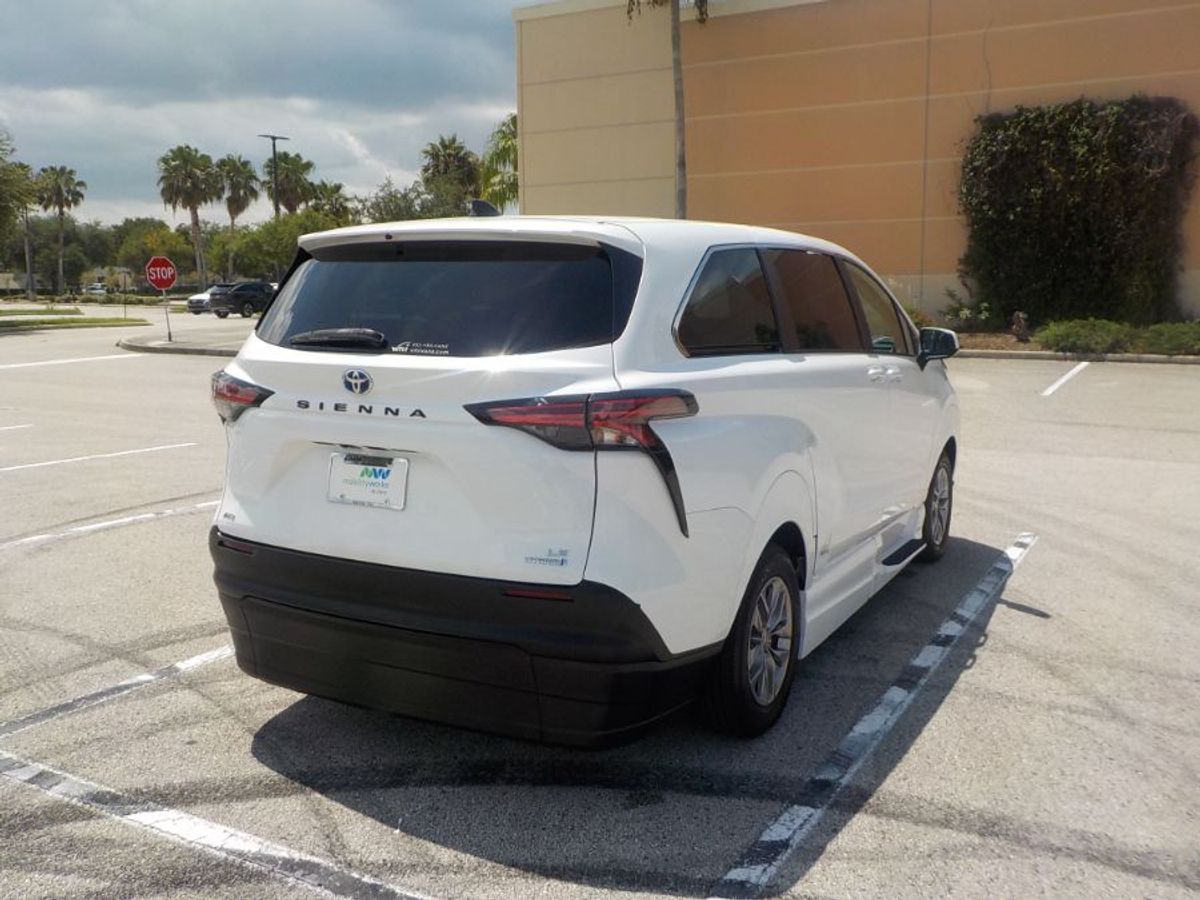 2022 TOYOTA SIENNA - Image 8