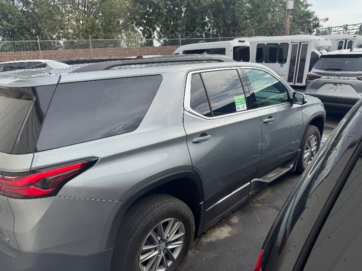 2023 CHEVROLET TRAVERSE - Image 3