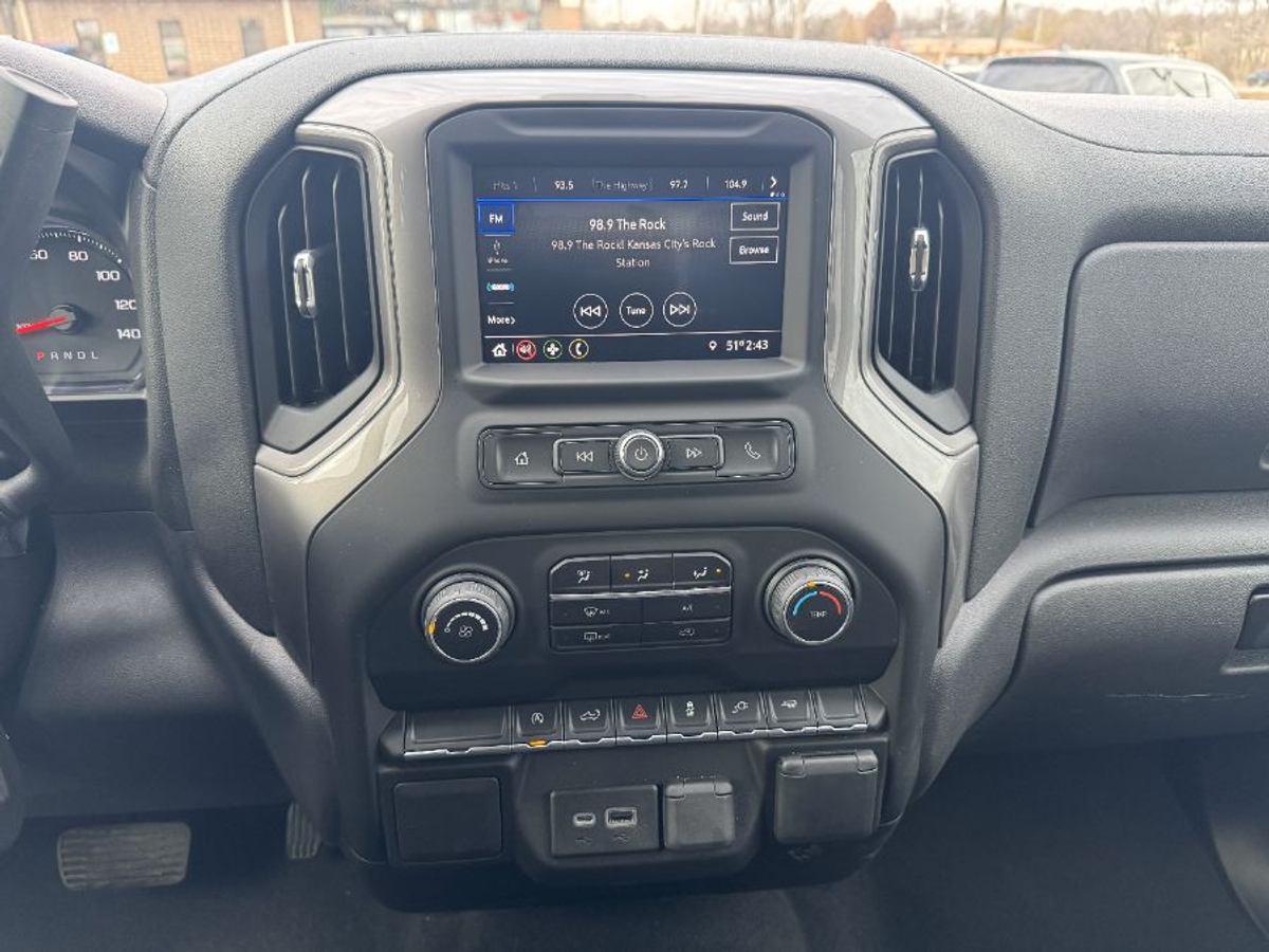 Blue Chevrolet Silverado 1500 image number 7