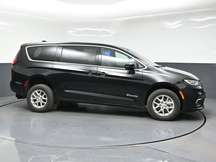 Used 2025 Chrysler Pacifica Select - BraunAbility Rear Entry Fold Out Manual Ramp