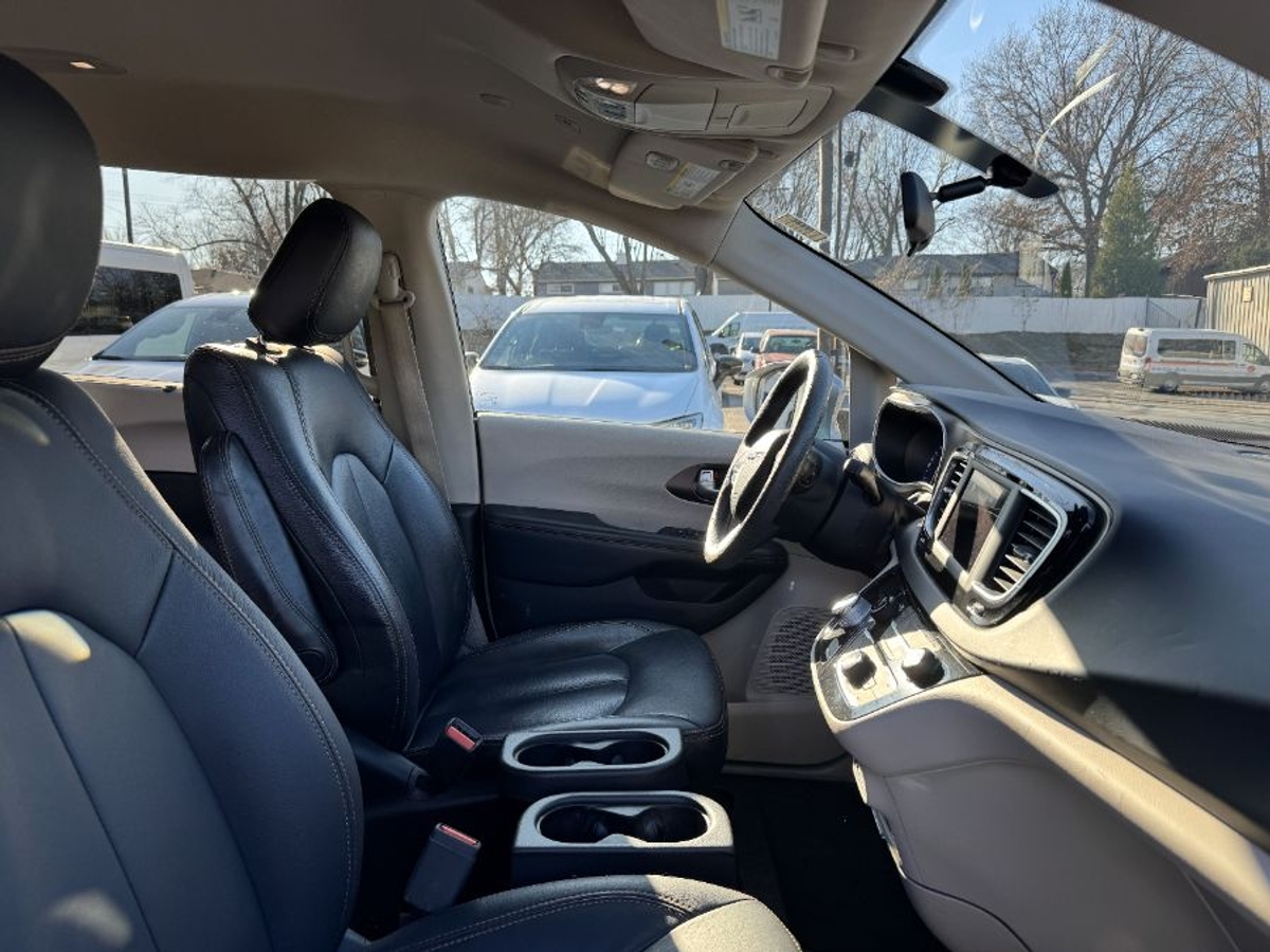 2018 CHRYSLER PACIFICA - Image 19