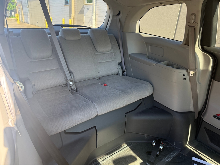 Celestial Blue Metallic Honda Odyssey image number 6