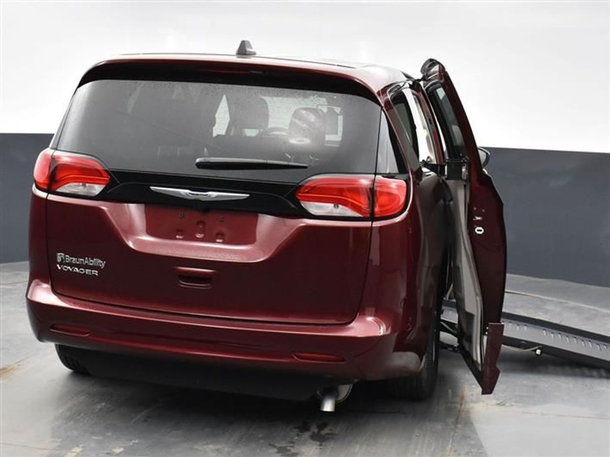 2023 CHRYSLER VOYAGER - Image 12