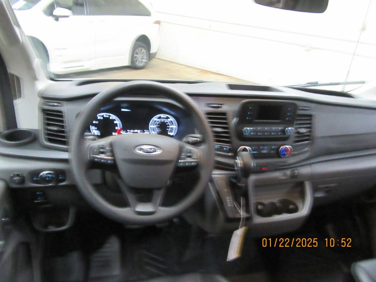 White Ford Transit image number 6