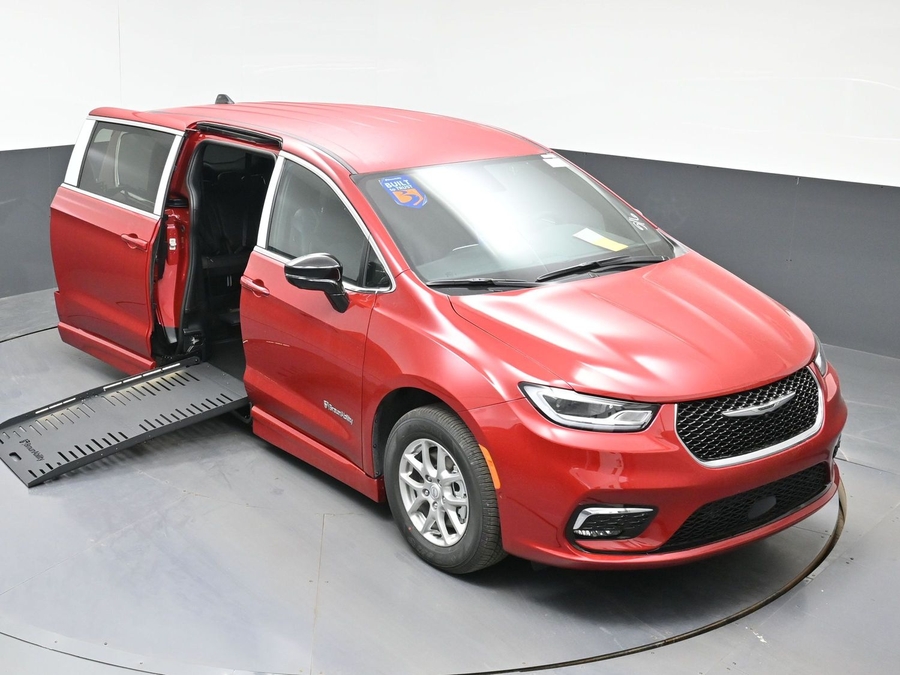 Número de imagen rojo Chrysler Pacifica 19
