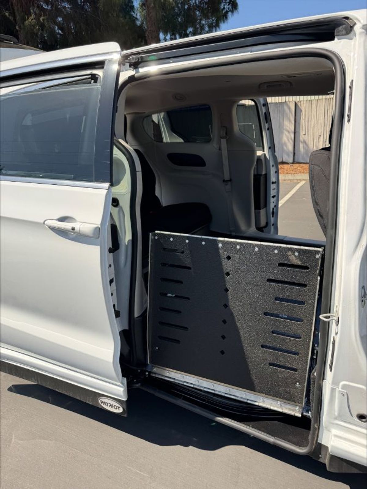 2024 CHRYSLER VOYAGER - Image 7