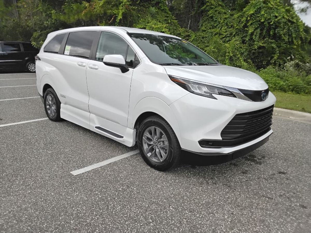 2022 TOYOTA SIENNA - Image 3