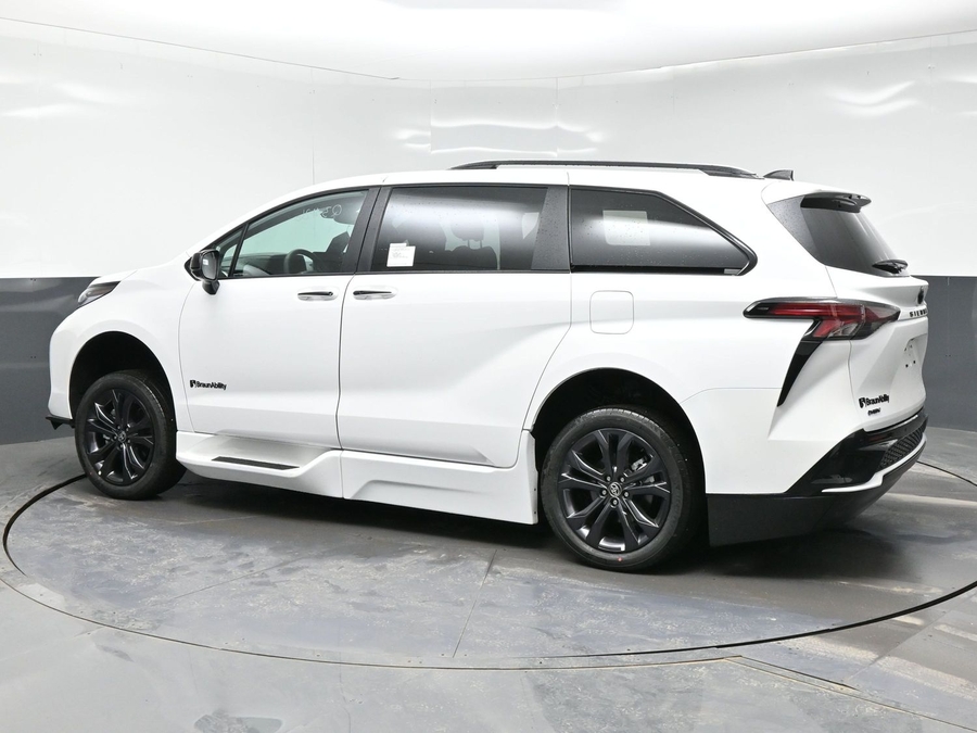 New 2026 Toyota Sienna Hybrid XSE Sport - BraunAbility Side Entry In Floor Automatic Ramp