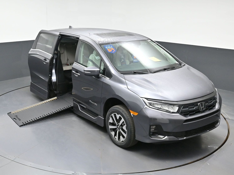 Grey Honda Odyssey image number 16