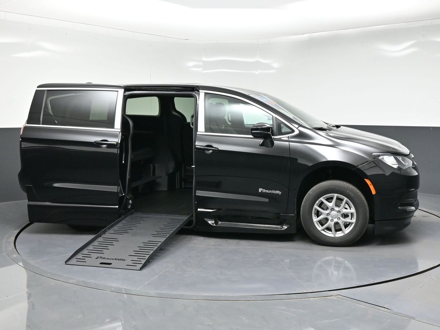New 2026 Chrysler Voyager LX - BraunAbility Side Entry Fold Out Automatic Ramp