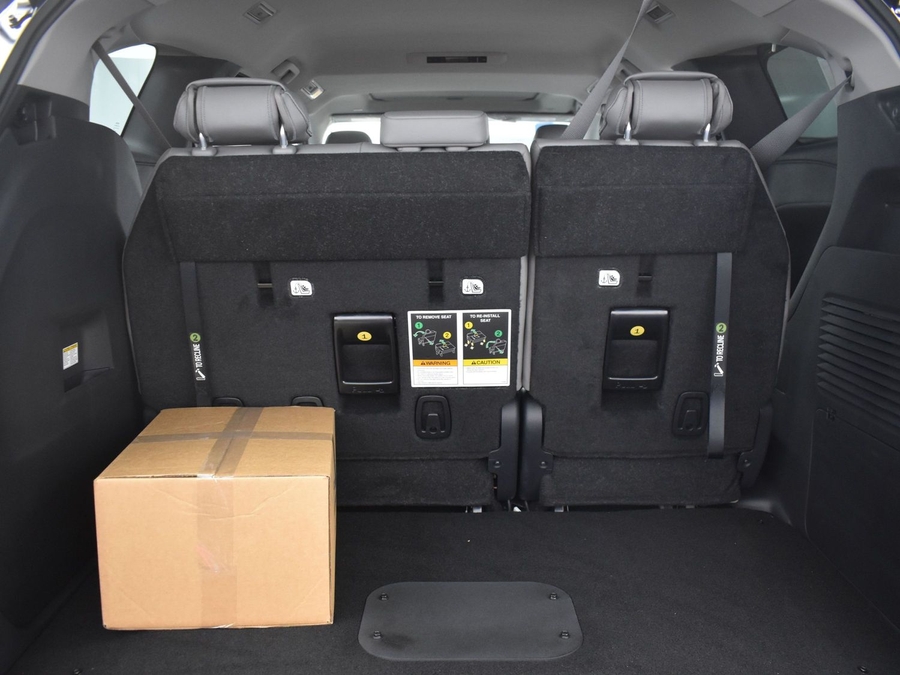 New 2025 Toyota Sienna Hybrid XLE Base - BraunAbility Side Entry Entry In Floor Automatic Ramp
