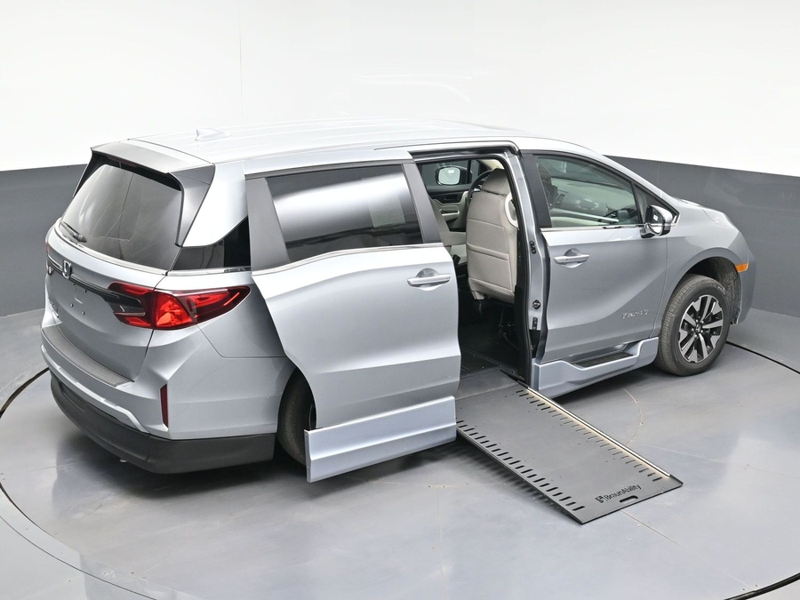 New 2026 Honda Odyssey EX-L - BraunAbility Side Entry Entry In Floor Automatic Ramp
