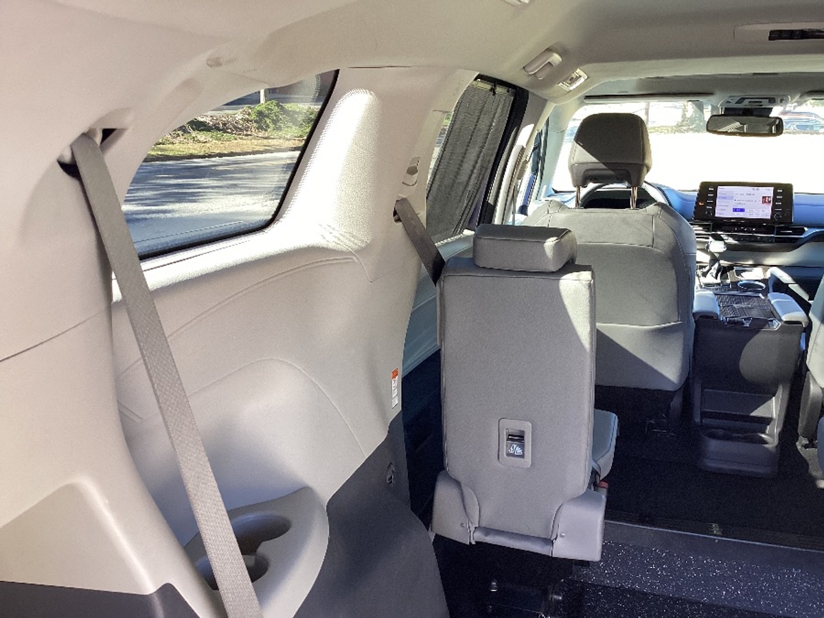 2024 TOYOTA SIENNA - Image 9