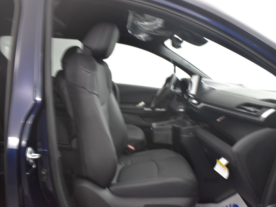 New 2025 Toyota Sienna Hybrid Platinum - BraunAbility Side Entry Entry In Floor Automatic Ramp