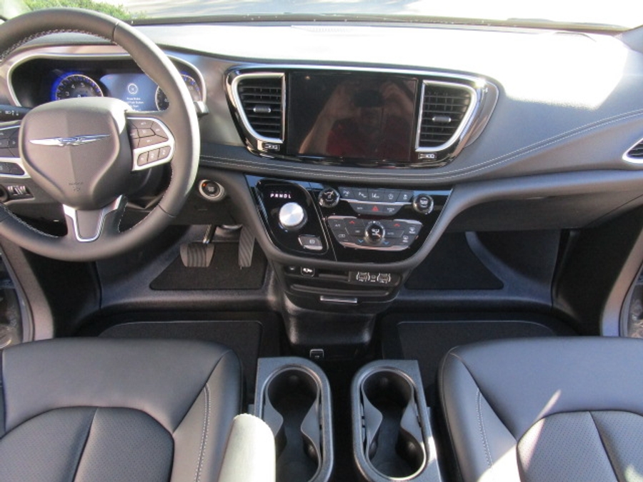 New 2025 Chrysler Pacifica Select Safety - BraunAbility Side Entry Entry Fold Out Automatic Ramp