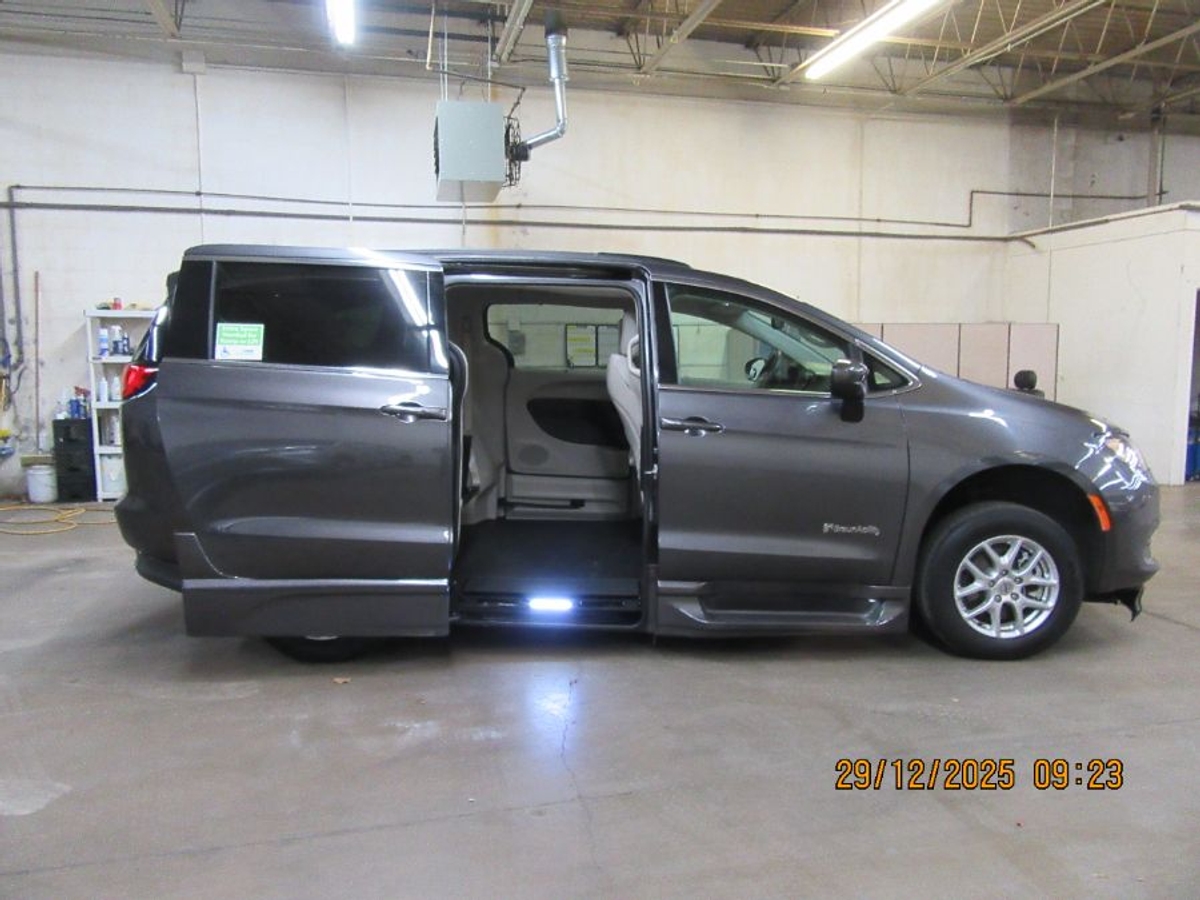 2021 CHRYSLER VOYAGER - Image 19