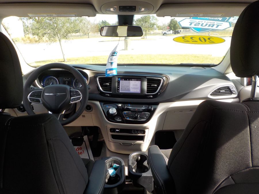 2022 CHRYSLER VOYAGER - Image 9