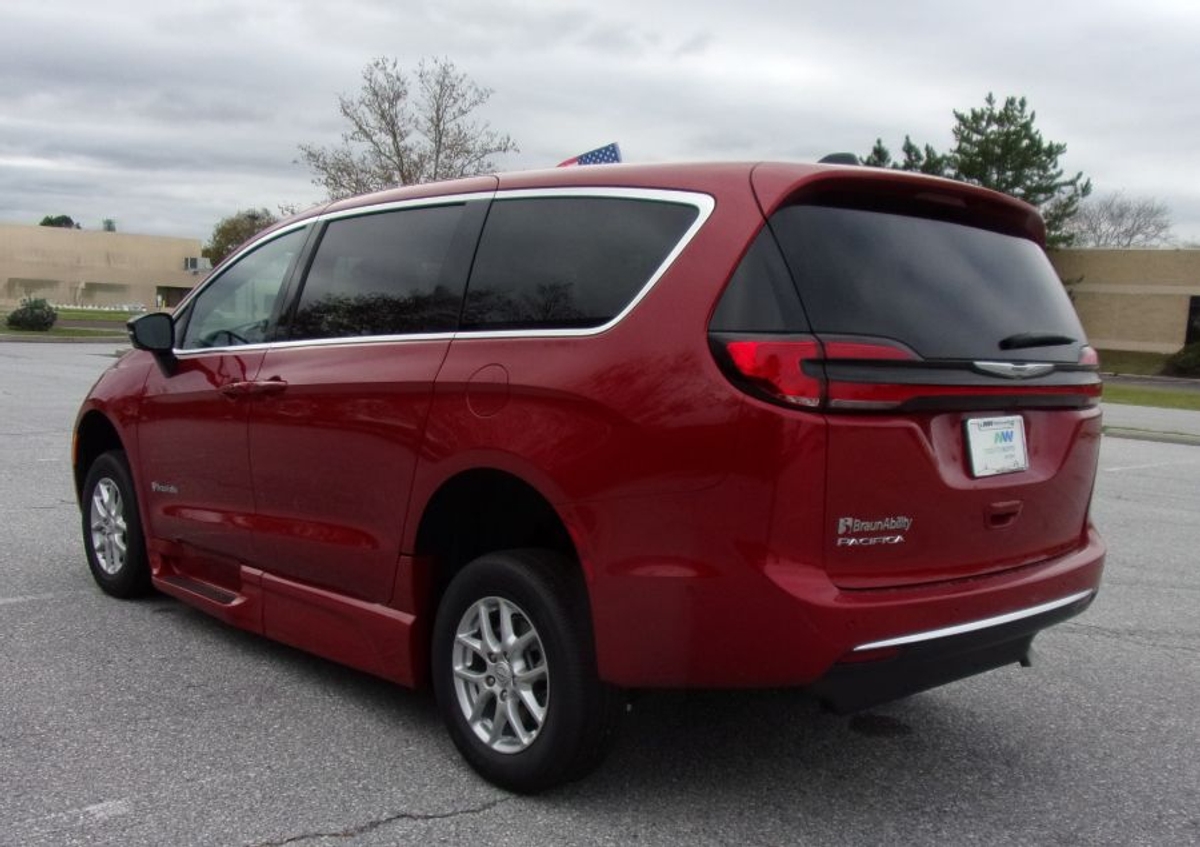 2025 CHRYSLER PACIFICA - Image 6