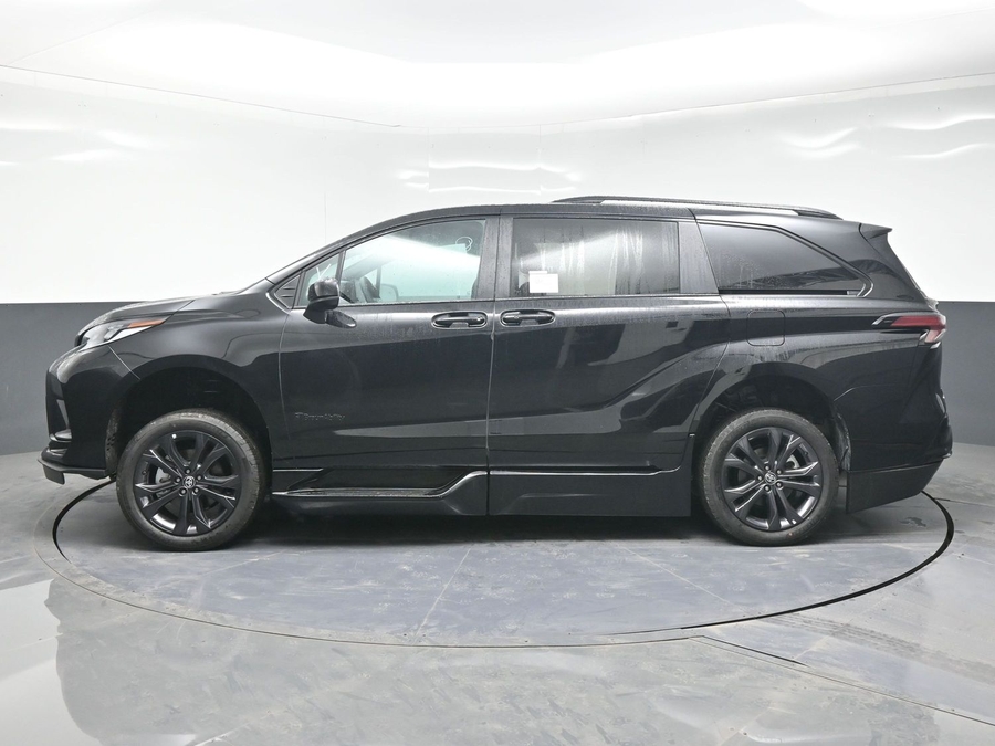 New 2025 Toyota Sienna Hybrid XSE Sport - BraunAbility Side Entry Entry Fold Out Automatic Ramp