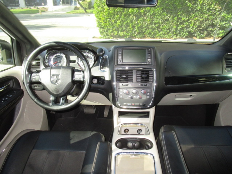 Used 2019 Dodge Grand Caravan SXT - OTH Rear Entry Entry Fold Out Manual Ramp