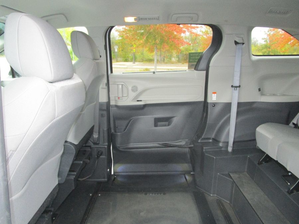 2022 TOYOTA SIENNA - Image 8