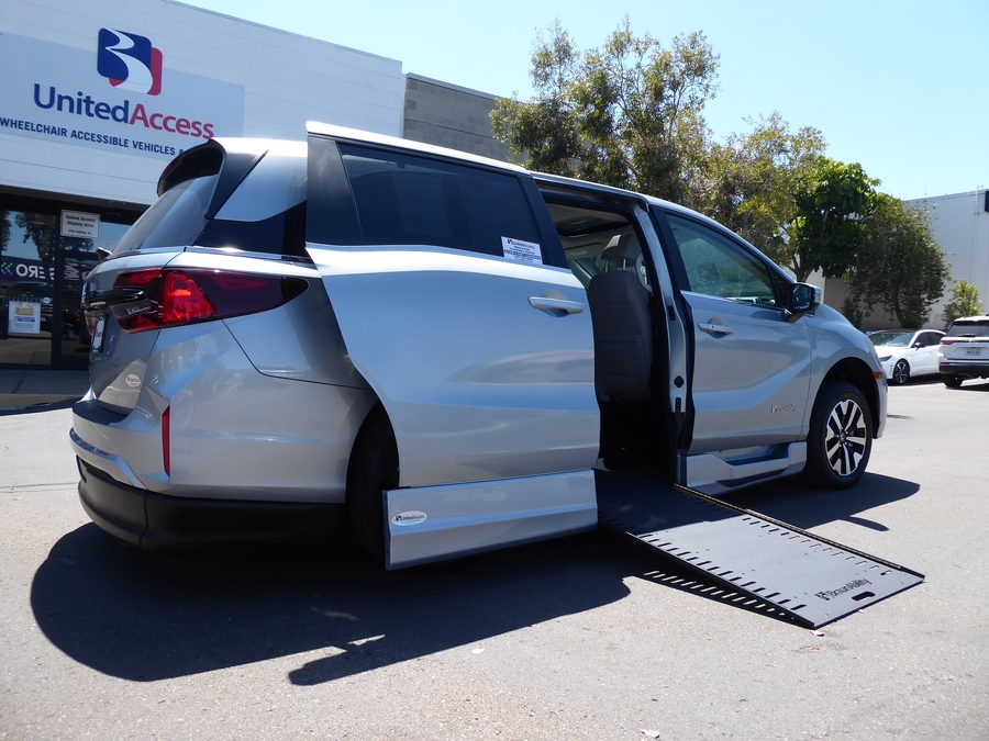New 2026 Honda Odyssey EX-L - BraunAbility Side Entry In Floor Automatic Ramp