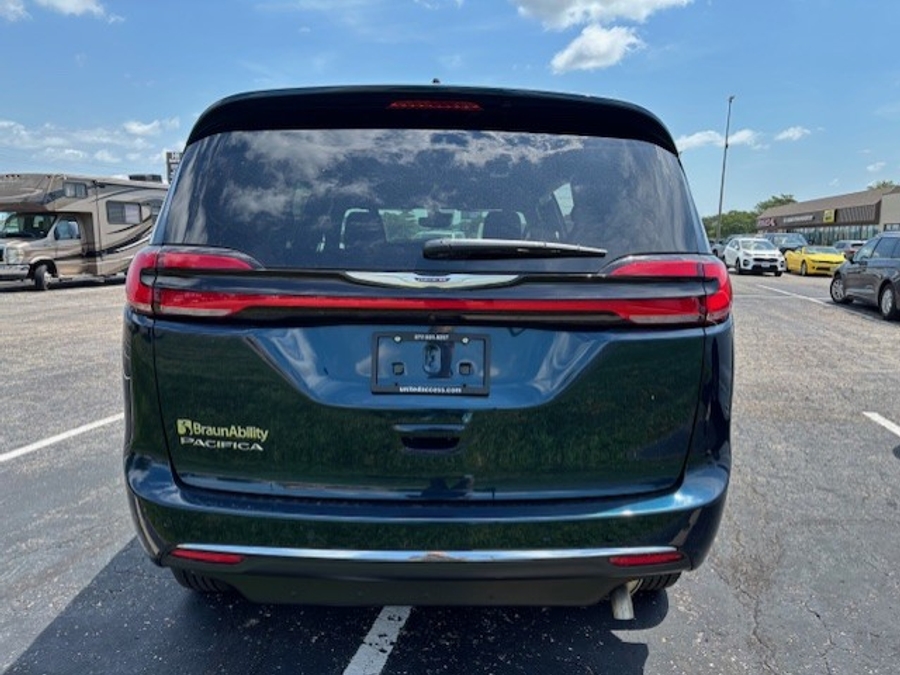 Used 2025 Chrysler Pacifica Select Safety - BraunAbility Side Entry Fold Out Automatic Ramp