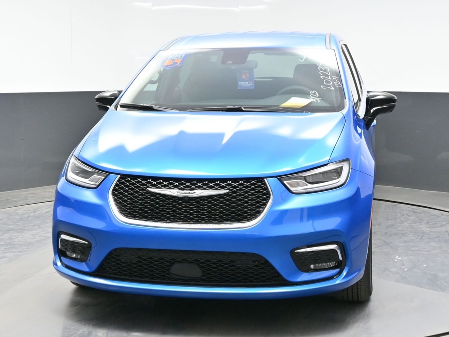 New 2026 Chrysler Pacifica Select Safety - BraunAbility Rear Entry Entry Fold Out Manual Ramp