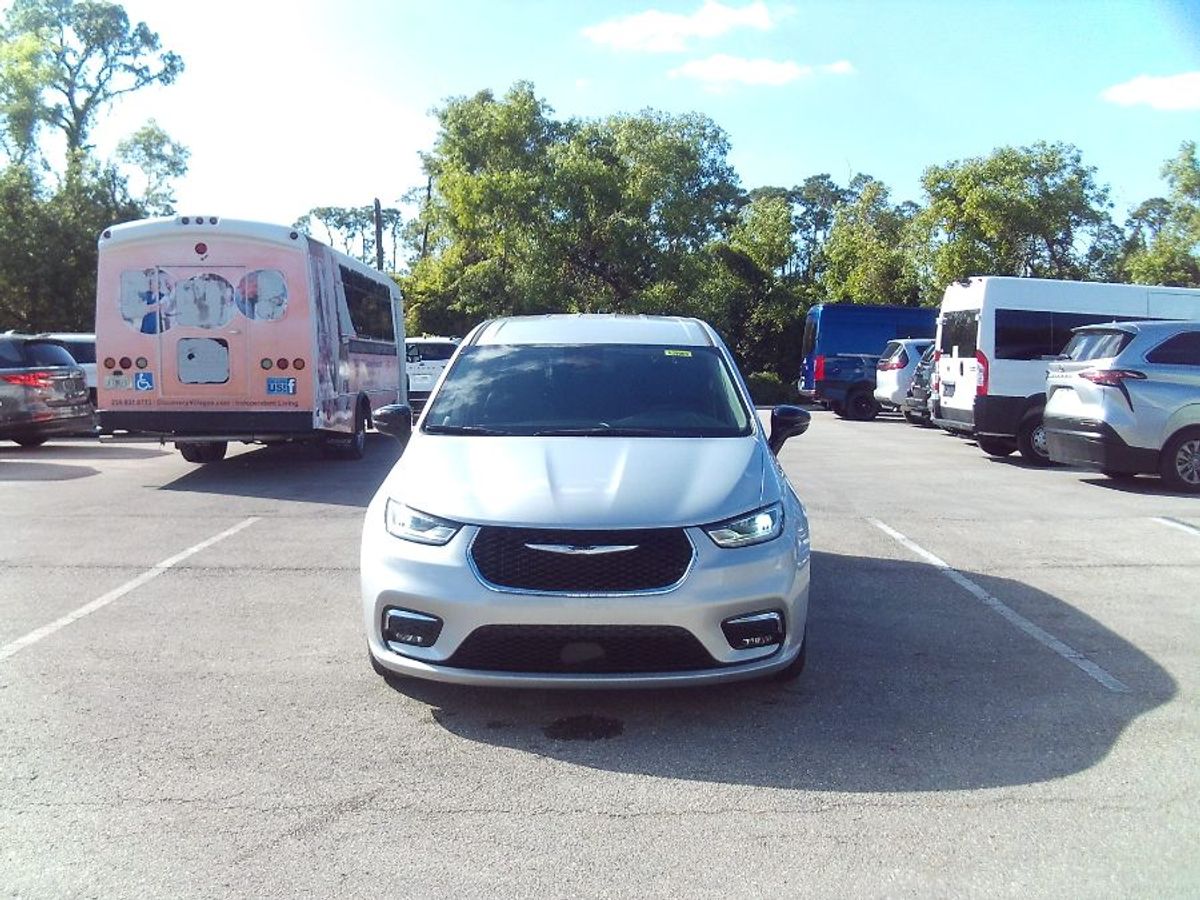 2024 CHRYSLER PACIFICA - Image 2