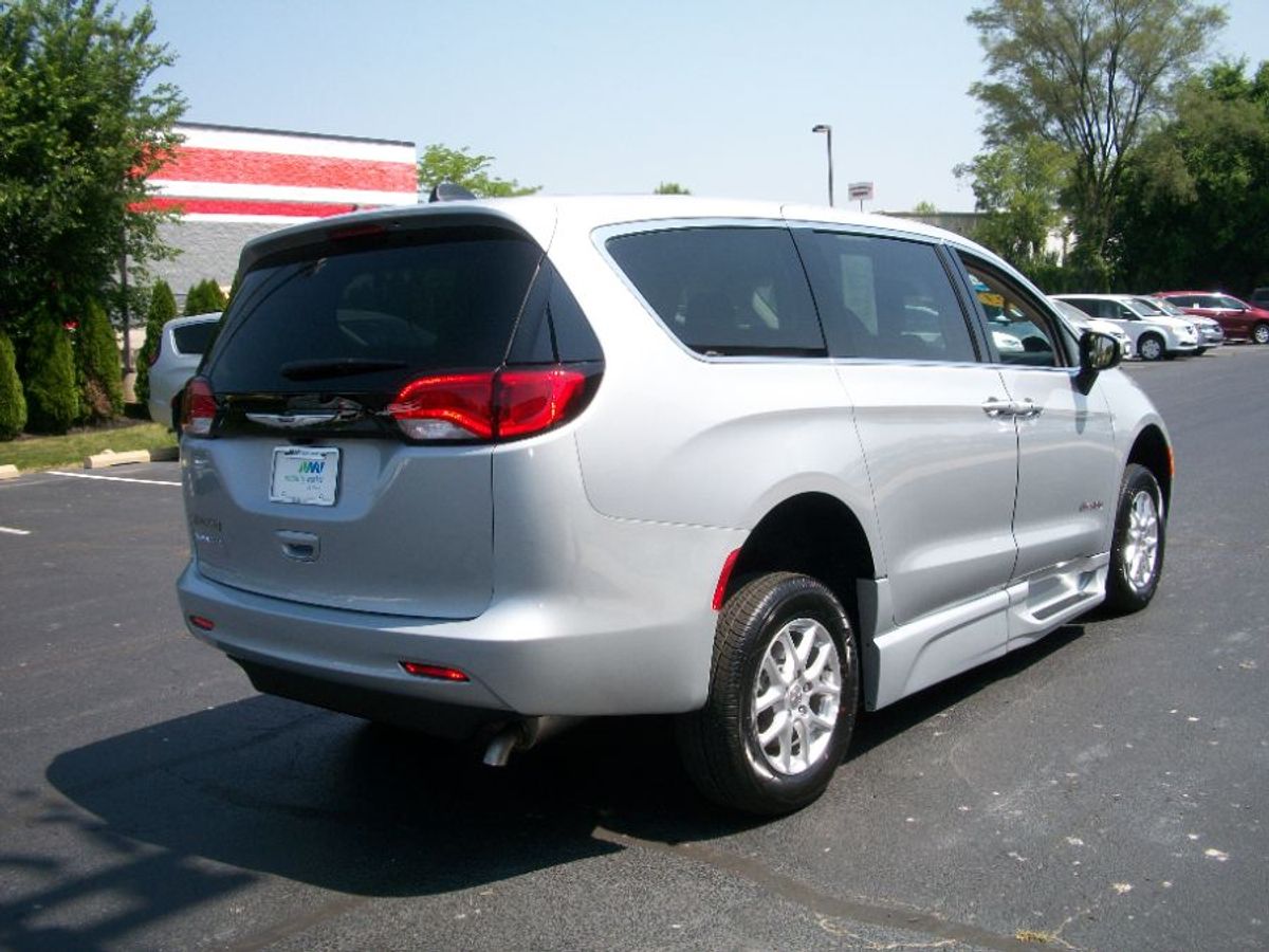 2023 CHRYSLER VOYAGER - Image 9