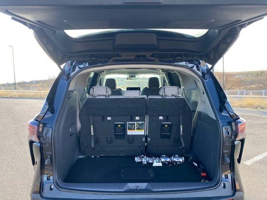 Used 2024 Toyota Sienna Hybrid LE - BraunAbility Side Entry Entry Fold Out Automatic Ramp