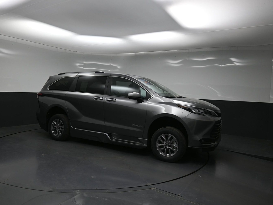 New 2026 Toyota Sienna Hybrid XLE Add - BraunAbility Side Entry In Floor Automatic Ramp